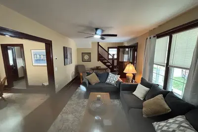 Image de Newly remodeled 3-bedroom house blocks from Ru campus!