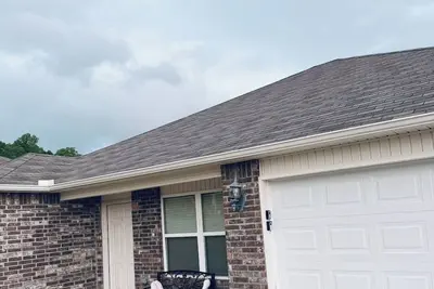 Image de Welcome to your home away from home! Our charming 4 bedroom home