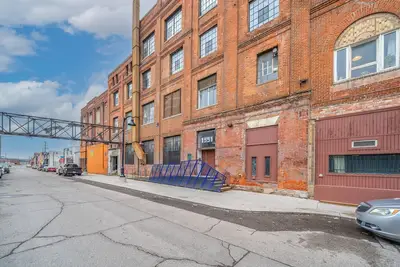 Image de Spacious 4-bedroom building in delightful Detroit with WiFi, fitness room