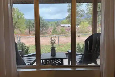 Image de Walking distance to restaurants! Come enjoy our 3-bed cabin in Pine!