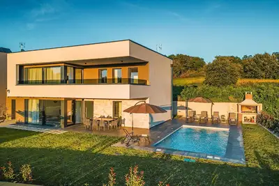 Image de Maison confortable à Kastelir avec.