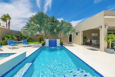 Image de Ritz on Ruby ~ Brand New 3br Villa w/Private Pool!