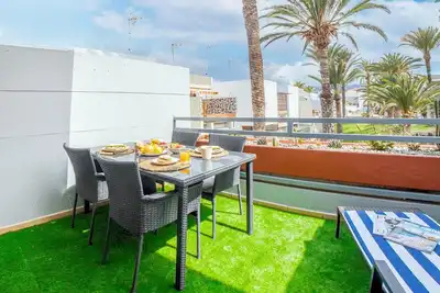 Image de Studio de vacances 'Vv Relax Primavera' avec piscine partagée, balcon et Wi-Fi