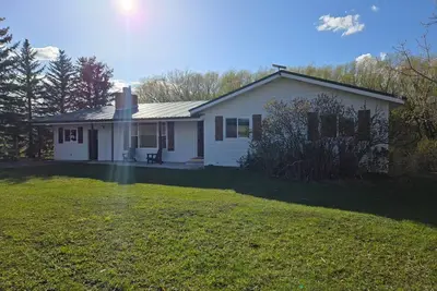 Image de Spacious 6-bedroom house with Ac, WiFi on a real working cattle ranch