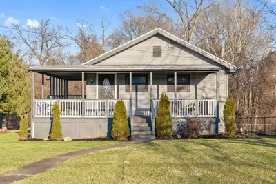 Image de U. S open Oakmont home! 4 minutes away! Walking distance!