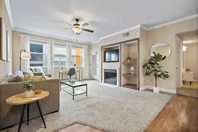 Image de Spacious 2br 2ba Apartment Pool, Gym & Theater