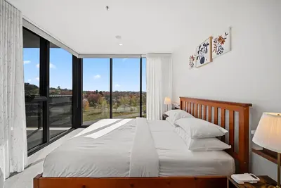 Image de Stylish 2-Bed Apartment with Luxe Amenities Access