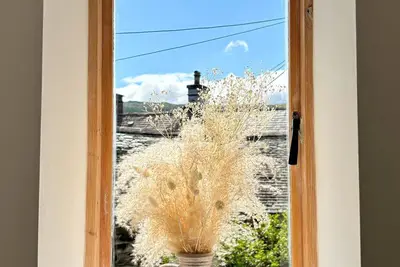 Image de Charming Stone Cottage Getaway Fireplace A short stroll from centre of Dolgellau