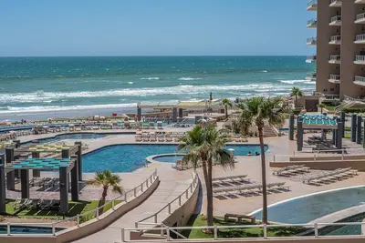 Image de Beautiful 2 Br 2 Ba Cabrillo 206 Phase 2