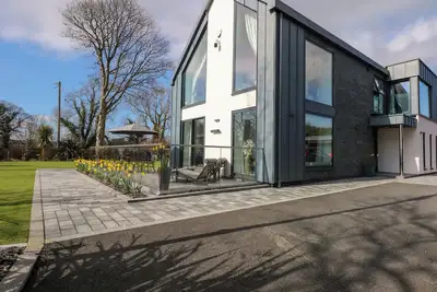 Image de Dafarn Newydd Studio, romantic, with a garden in Llangefni
