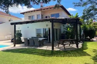 Image de Bright & Spacious Home with Pool & Carmel View in Wonderful Caesarea