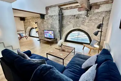 Image de 51 Brewhouse-Appartement-Sdb privée avec douche-Vue sur la marina