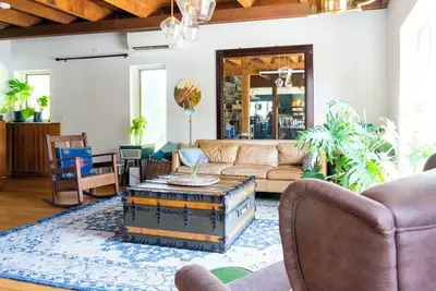 127 Acres of Relaxing Beauty - Spacious 5-bedroom farmhouse