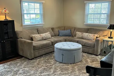 Image de Charming 2-bedroom cottage in fantastic Longmeadow with Ac, WiFi & fenced yard