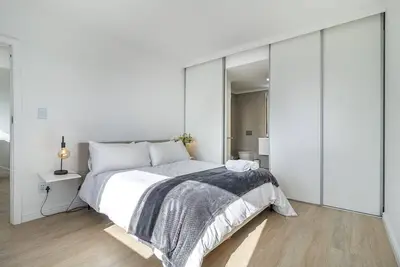 Image de 1 Bedroom Apartment, Seapoint, Cape Town, South Africa