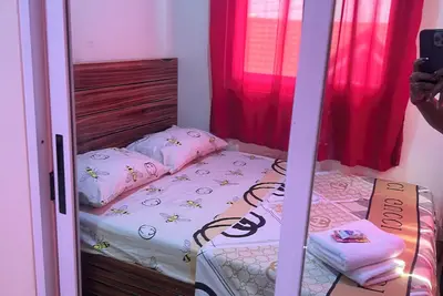 Image de One bedroom 1 bathroom appartment with kitchen, leaving room family friendly