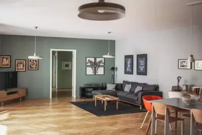 Image de Experience Refined Living in a Fully Renovated Berlin-Mitte Residence