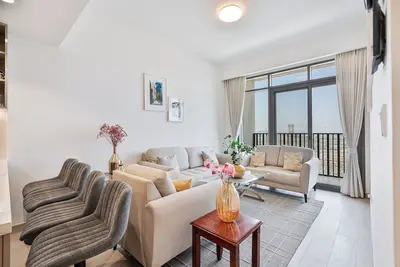 Image de 3br Elegant Haven W/ Gym, Pool & 2 Parking Spaces