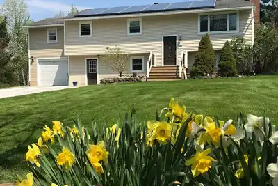 Image de Private 1st floor of house in quiet neighborhood