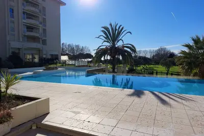 Image de Appartement cosy en bord de mer avec piscine