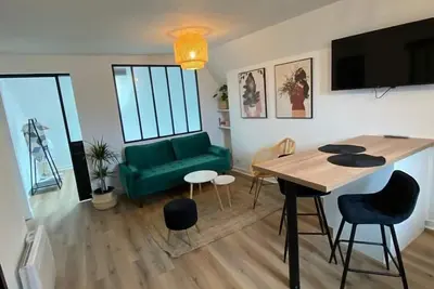 Image de Laval à vos Pieds: 2 pièces rénovés et central