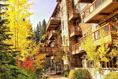 Image de Luxury 1-bedroom 2 bath slope side condo w hot tub, pool & free parking