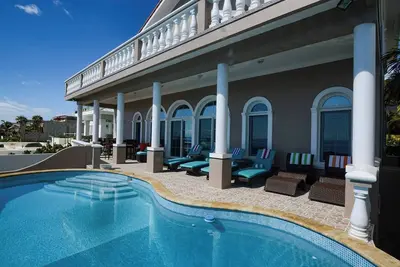 Image de Casa del Sol 5 bedroom, by Island House Vacation Rentals