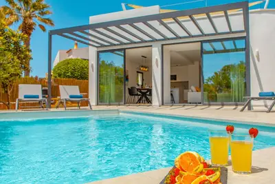 Image de Retreat in Carvoeiro with Jacuzzi e Heatable Pool