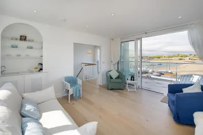 Image de Harbour Strand - sleeps 6 guests  in 3 bedrooms