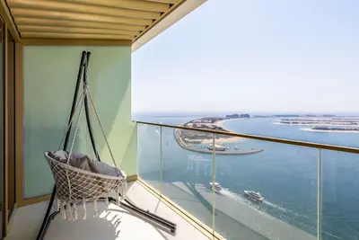 Image de Waterfront Living w/ Unparalleled Sea & Palm Vws