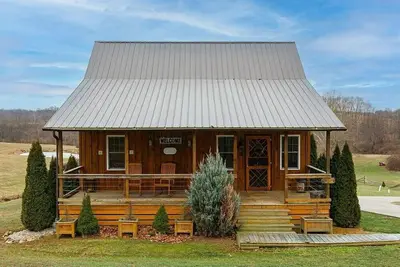 Image de Cozy 2br 2Bath Cabin, minutes from Ou, Hocking Hills, Zaleski Forest.