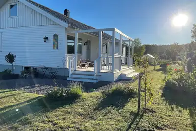 Image de Large Coastal Family Villa - Short walk to the Sea, Easy Access to Town