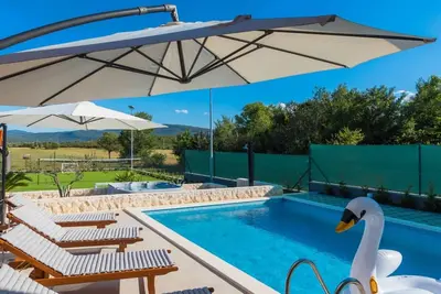 Image de Villa Branka - Villa Tomić Drniš - Siverić