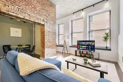 Image de 1 Br Downtown Pittsburgh with Best Roof Top View