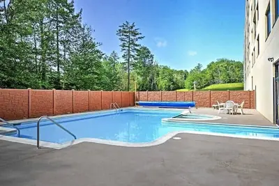 Image de Sc 1110: Contemporary Cozy Studio | Perfect Basecamp for Ski Days & Nights