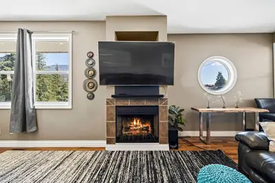 Image de Lakeside Condo, boat slip included / heated garage for Sledders in Winter!