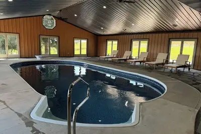 Image de Private Indoor Pool Hot Tub Pool Table 17 Guests