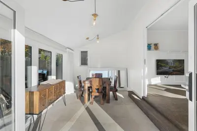 Image de City Calm Retreat and A Peaceful Family Haven