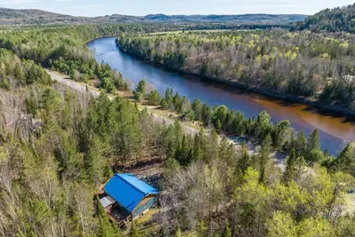 Image de Chalet Le Shack Sur la rouge