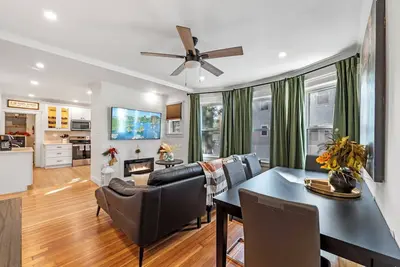 Image de Luxurious 3br Condo in Suburban Charm & Quick Access to Boston