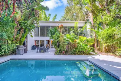 Image de Stunning Tropical Pool House In Miami Coconut Grove - 10min Brickell