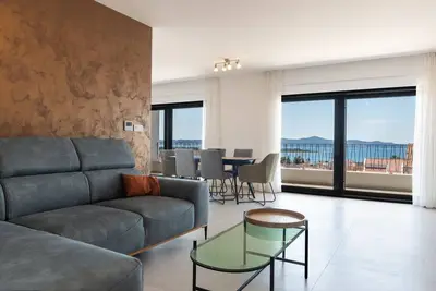 Image de Elegant 3-Bedroom Seaview Apartment with Rooftop Terrace – Zadar