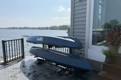 Image de Huge 4br Lake House | Lake Front | Hot Tub | Pets