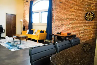 Image de Industrial Escape 2bdrm/2bath