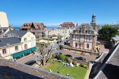 Image de Cabourg - Vue mer 2 chambres, familles d'ados ou 2 couples Tout à pied 7 nuits