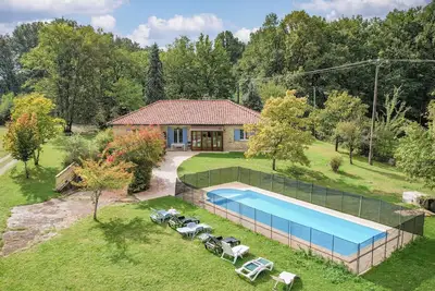 Image de Maison 4 chambres avec piscine en Dordogne dans le Périgord Noir