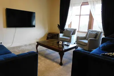 Image de Spacious 3 Bed Family Friendly Home with Garden & Parking, Sleeps 6 & Baby, Nea