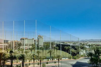 Image de Mgm Signature-06-716 Jacuzzi Studio Top Golf View