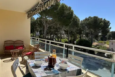 Image de Appartement 2p à Bormes-les-Mimosas avec accès piscine