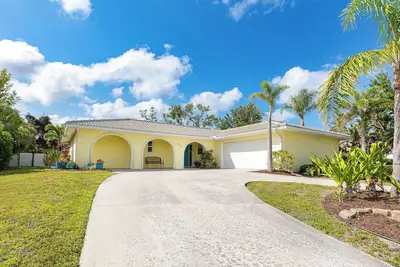 Image de Bellini Oasis – Pet Friendly with Heated Pool by Gulf Coast Holiday Homes.